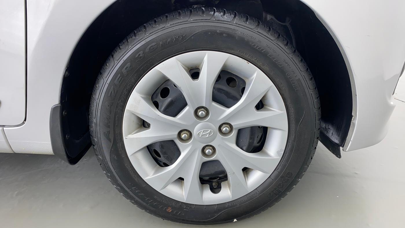2016 Hyundai Grand i10 SPORTZ 1.2 KAPPA VTVT, Petrol, Manual, 19,930 km, Right Front Wheel