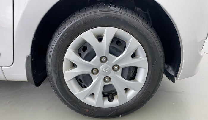 2016 Hyundai Grand i10 SPORTZ 1.2 KAPPA VTVT, Petrol, Manual, 19,930 km, Right Front Wheel