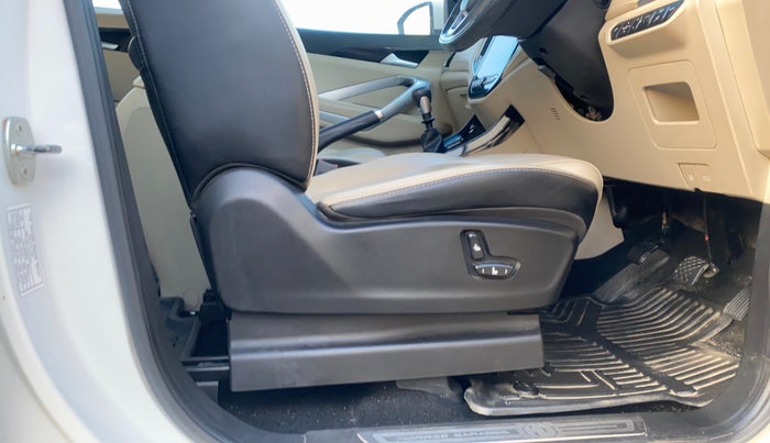 2021 MG HECTOR SHARP HYBRID 1.5 PETROL, Petrol, Manual, 43,589 km, Driver Side Adjustment Panel