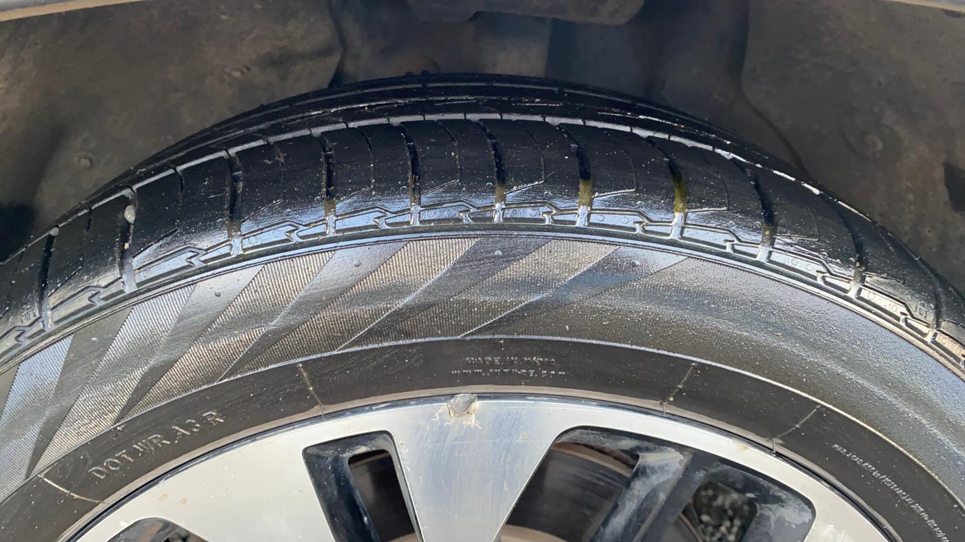 2021 MG HECTOR SHARP HYBRID 1.5 PETROL, Petrol, Manual, 43,589 km, Left Front Tyre Tread