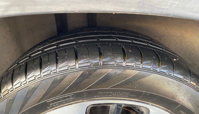 2021 MG HECTOR SHARP HYBRID 1.5 PETROL, Petrol, Manual, 43,589 km, Right Rear Tyre Tread