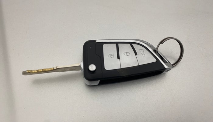 2015 Mahindra TUV300 T8, Diesel, Manual, 51,720 km, Key Close Up