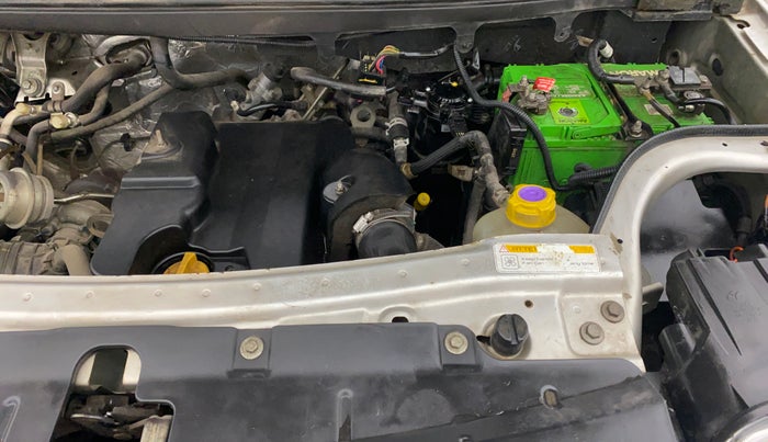 2015 Mahindra TUV300 T8, Diesel, Manual, 51,720 km, Engine View - Left