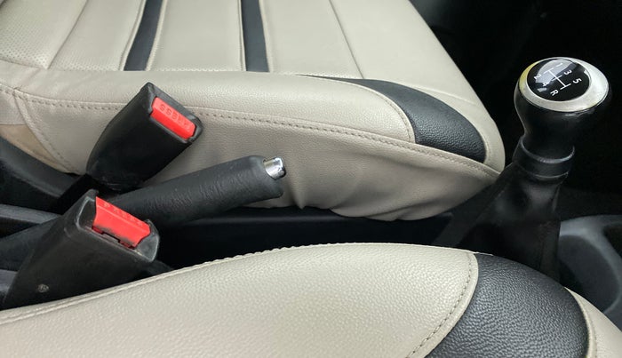 2018 Maruti Wagon R 1.0 VXI, Petrol, Manual, 71,639 km, Gear Lever