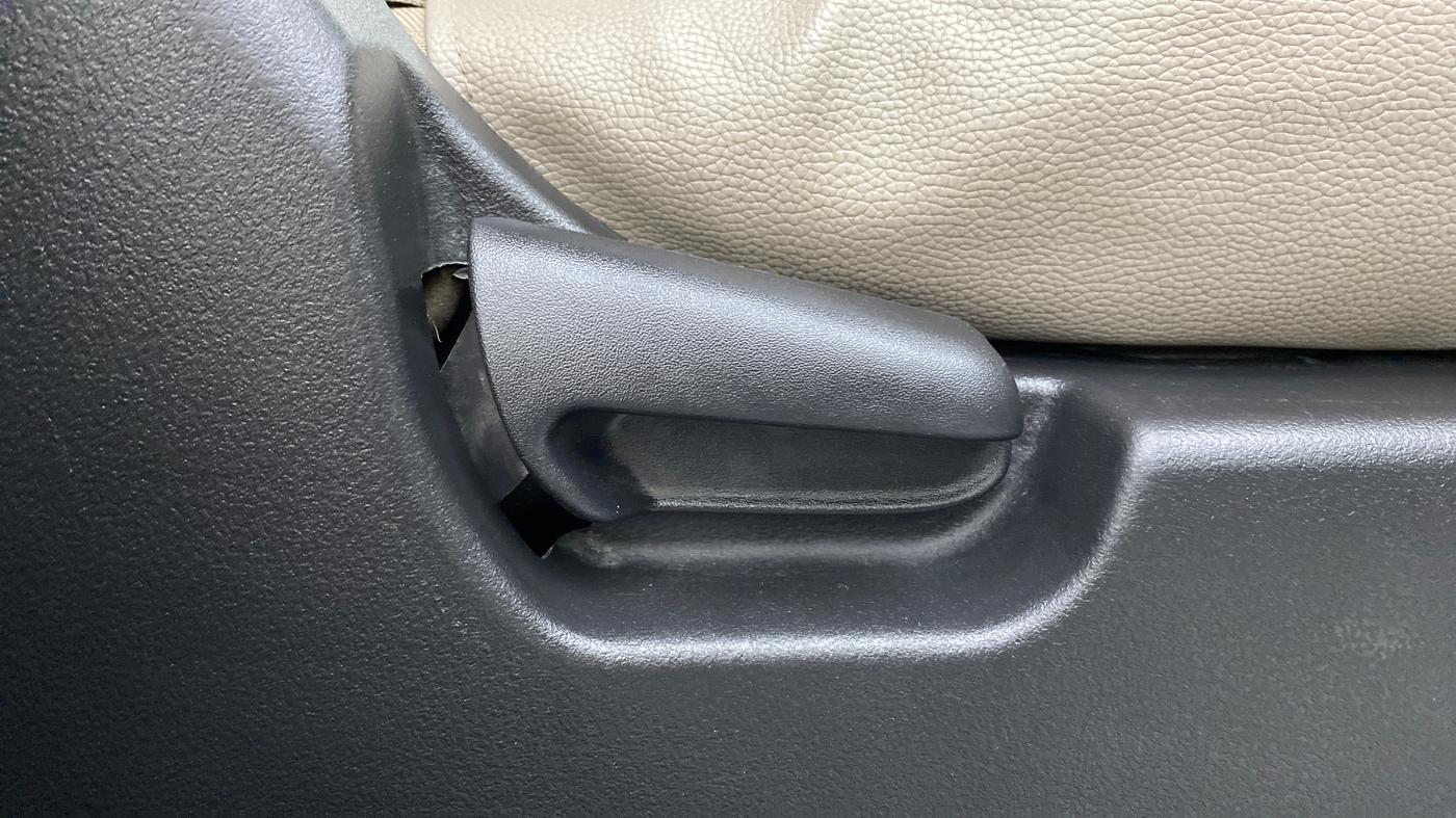 2018 Maruti Wagon R 1.0 VXI, Petrol, Manual, 71,639 km, Driver Side Adjustment Panel