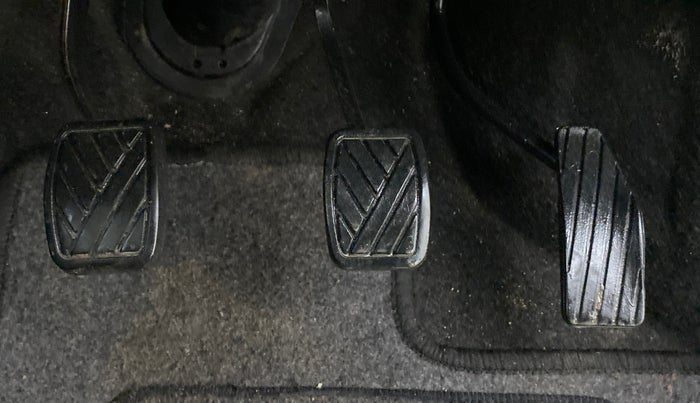 2018 Maruti Wagon R 1.0 VXI, Petrol, Manual, 71,639 km, Pedals