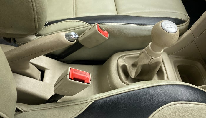 2015 Maruti Swift Dzire VXI, Petrol, Manual, 63,873 km, Gear Lever