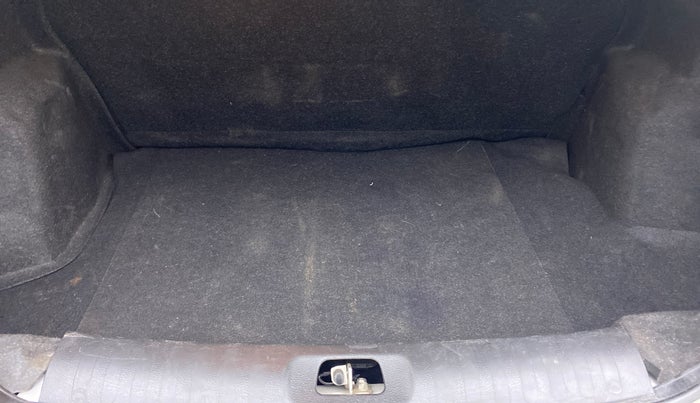 2015 Maruti Swift Dzire VXI, Petrol, Manual, 63,873 km, Boot Inside