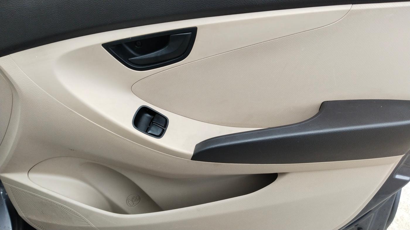 2017 Hyundai Eon MAGNA +, Petrol, Manual, 33,993 km, Driver Side Door Panels Control