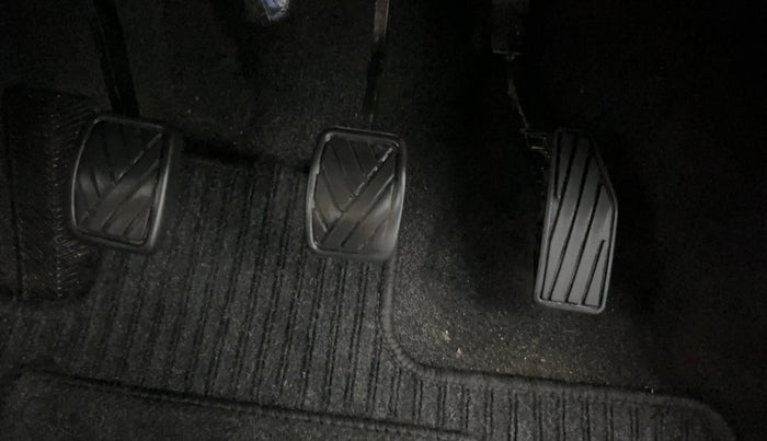 2017 Maruti Baleno DELTA PETROL 1.2, Petrol, Manual, 53,131 km, Pedals