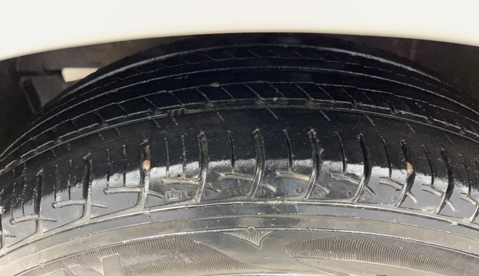 2017 Maruti Baleno DELTA PETROL 1.2, Petrol, Manual, 53,131 km, Left Front Tyre Tread