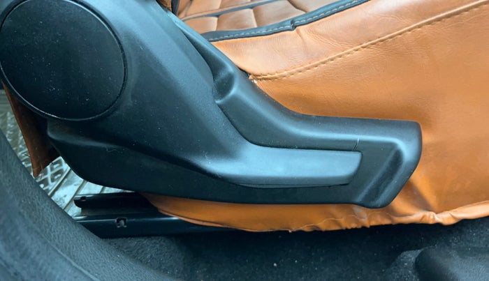 2017 Maruti Baleno DELTA PETROL 1.2, Petrol, Manual, 53,131 km, Driver Side Adjustment Panel