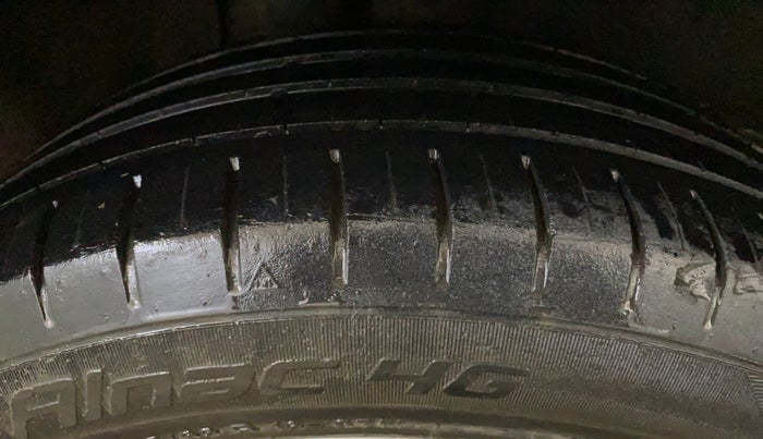 2016 Maruti Baleno ALPHA PETROL 1.2, Petrol, Manual, 88,369 km, Right Rear Tyre Tread