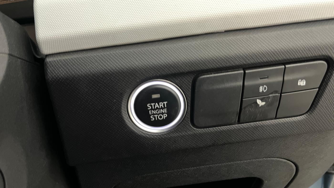 2024 Tata PUNCH CREATIVE AMT 1.2 RTN DUAL TONE, Petrol, Automatic, 3,786 km, Keyless Start/ Stop Button
