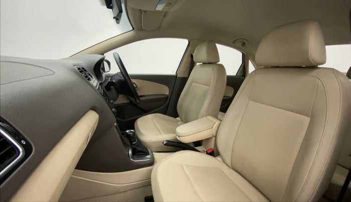 2014 Volkswagen Vento HIGHLINE 1.2 TSI AT, Petrol, Automatic, 67,995 km, Right Side Front Door Cabin