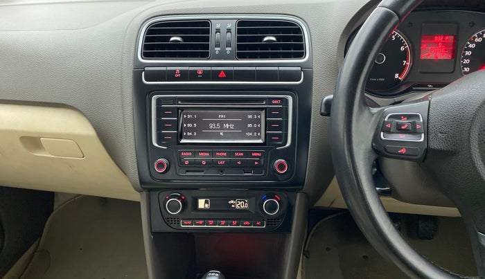 2014 Volkswagen Vento HIGHLINE 1.2 TSI AT, Petrol, Automatic, 67,995 km, Air Conditioner