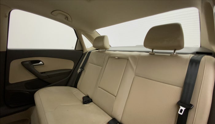 2014 Volkswagen Vento HIGHLINE 1.2 TSI AT, Petrol, Automatic, 67,995 km, Right Side Rear Door Cabin