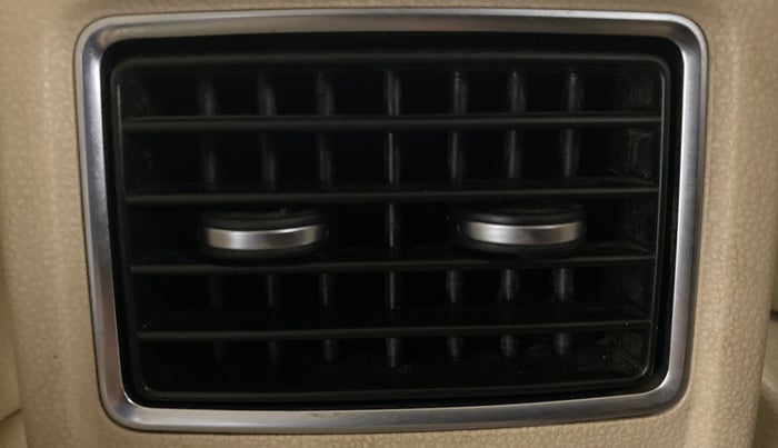 2014 Volkswagen Vento HIGHLINE 1.2 TSI AT, Petrol, Automatic, 67,995 km, Rear AC Vents