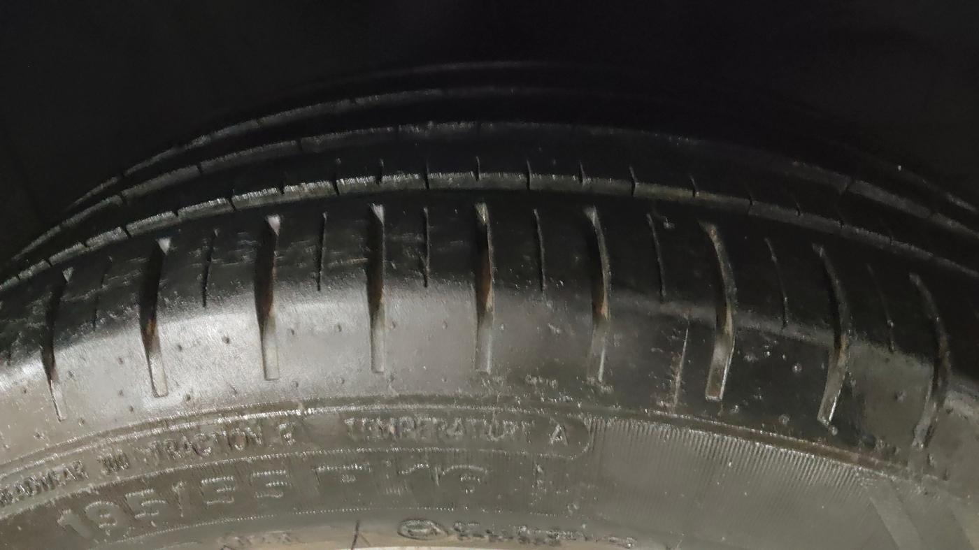 2020 Maruti Baleno ZETA PETROL 1.2, Petrol, Manual, 10,520 km, Right Front Tyre Tread