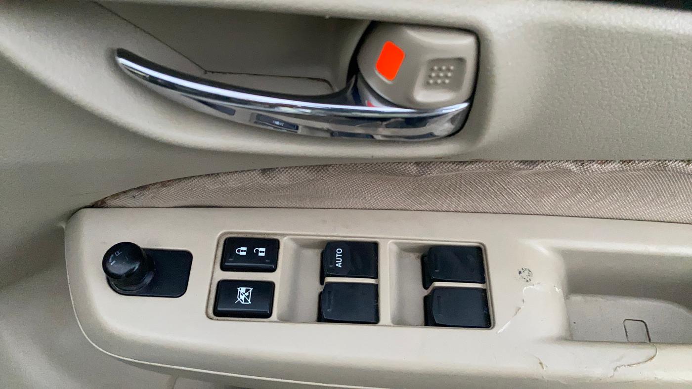 2018 Maruti Ciaz DELTA 1.4 MT PETROL, Petrol, Manual, 62,393 km, Driver Side Door Panels Control