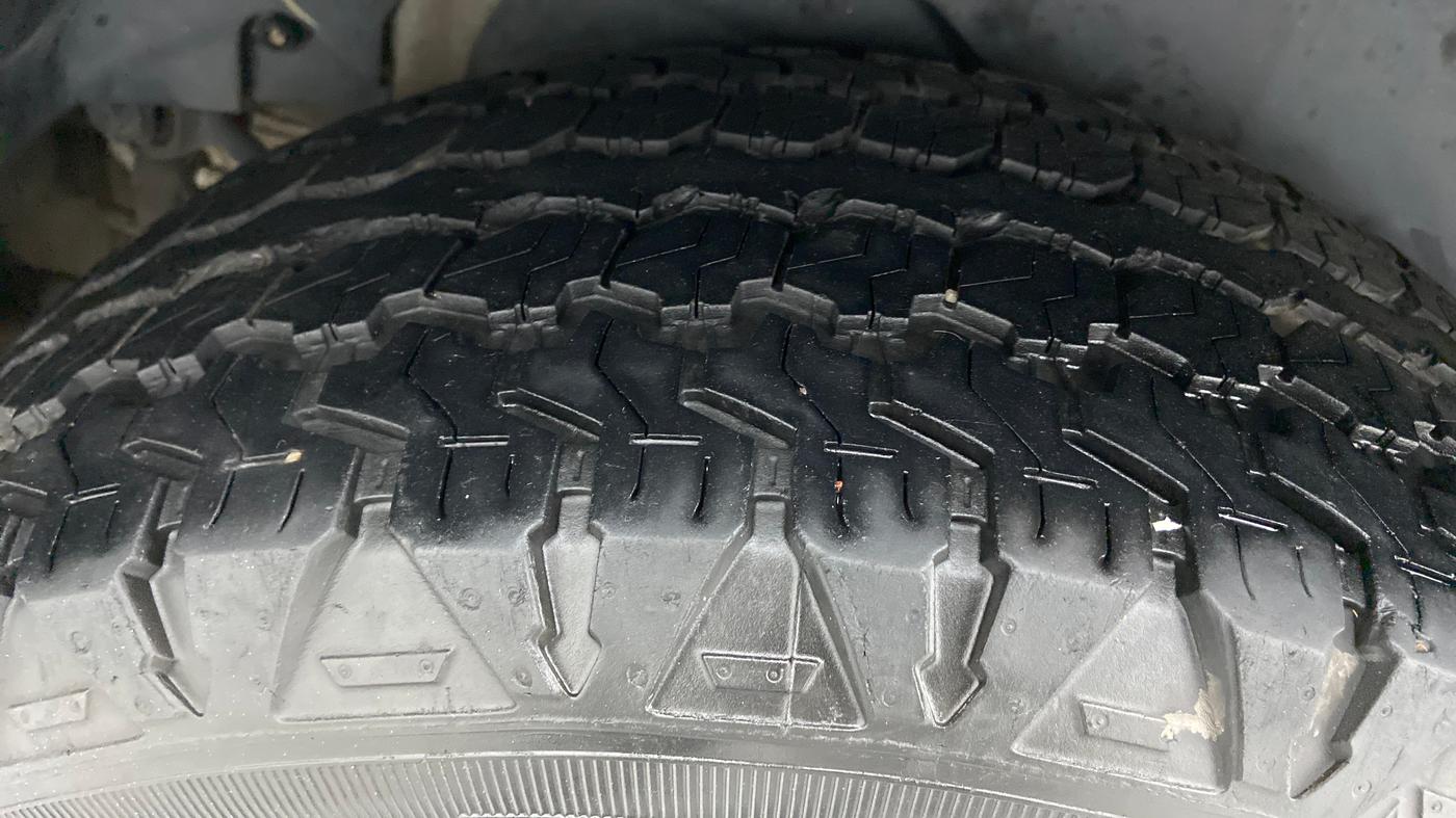 2014 Mahindra XUV500 W6 4X2, Diesel, Manual, 75,628 km, Right Rear Tyre Tread