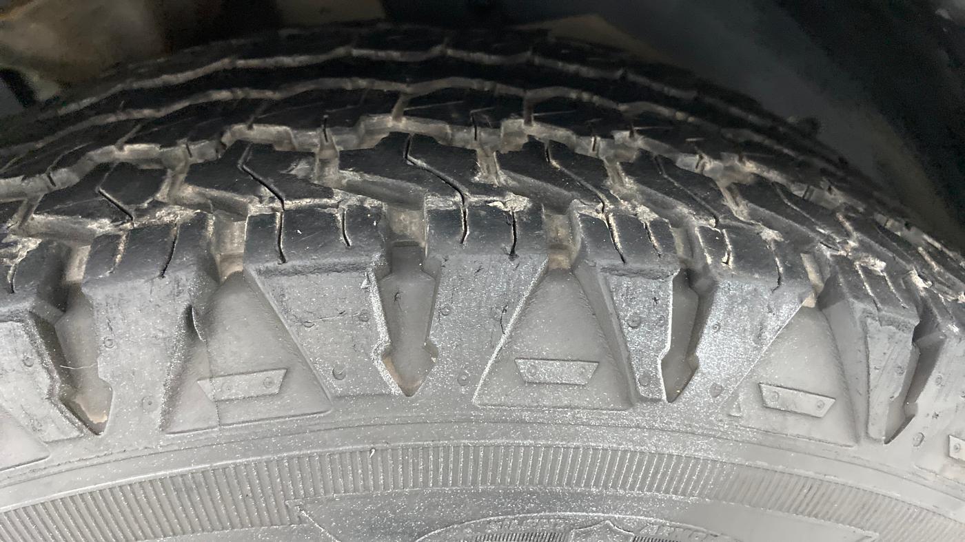 2014 Mahindra XUV500 W6 4X2, Diesel, Manual, 75,628 km, Right Front Tyre Tread