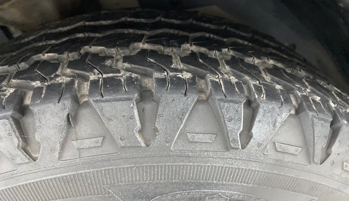 2014 Mahindra XUV500 W6 4X2, Diesel, Manual, 75,628 km, Right Front Tyre Tread