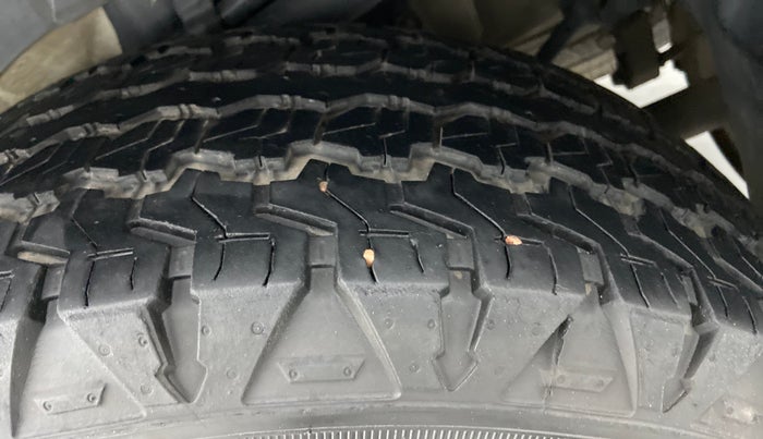2014 Mahindra XUV500 W6 4X2, Diesel, Manual, 75,628 km, Left Rear Tyre Tread