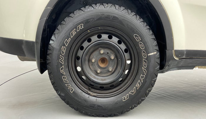 2014 Mahindra XUV500 W6 4X2, Diesel, Manual, 75,628 km, Right Rear Wheel