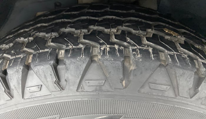 2014 Mahindra XUV500 W6 4X2, Diesel, Manual, 75,628 km, Left Front Tyre Tread