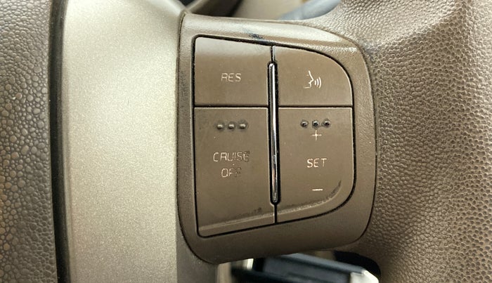 2014 Mahindra XUV500 W6 4X2, Diesel, Manual, 75,628 km, Adaptive Cruise Control