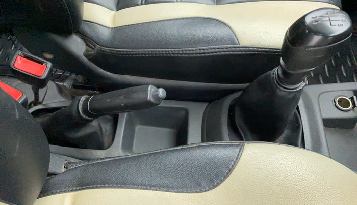 2016 Renault Kwid RXL, Petrol, Manual, 86,781 km, Gear Lever