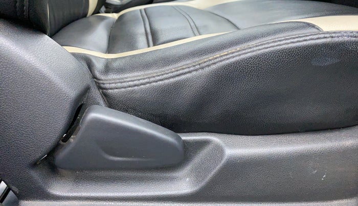 2016 Renault Kwid RXL, Petrol, Manual, 86,781 km, Driver Side Adjustment Panel