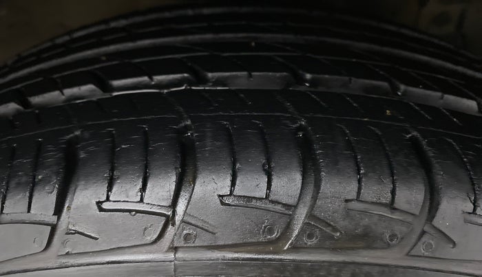 2018 Maruti Ertiga ZDI + SHVS, Diesel, Manual, 67,739 km, Right Front Tyre Tread