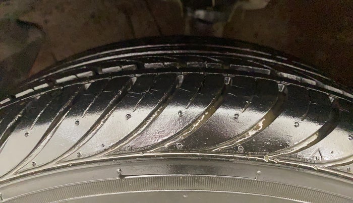 2012 Hyundai i20 SPORTZ 1.2, Petrol, Manual, 13,432 km, Left Front Tyre Tread