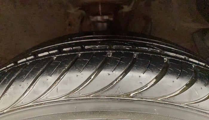 2012 Hyundai i20 SPORTZ 1.2, Petrol, Manual, 13,432 km, Right Front Tyre Tread