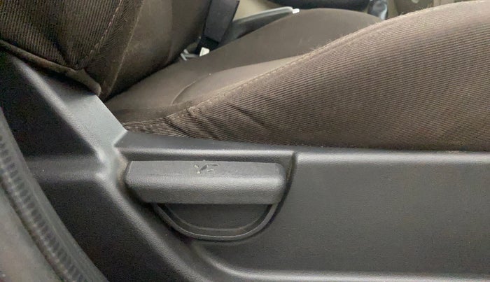 2012 Hyundai i20 SPORTZ 1.2, Petrol, Manual, 13,432 km, Driver Side Adjustment Panel