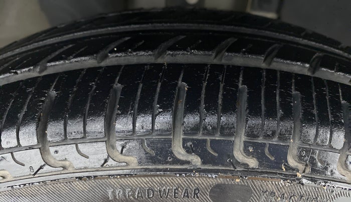 2018 Renault Kwid RXL, Petrol, Manual, 19,764 km, Right Front Tyre Tread
