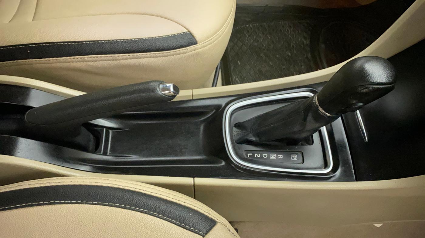 2017 Maruti Ciaz ZETA 1.4  AT PETROL, Petrol, Automatic, 92,127 km, Gear Lever