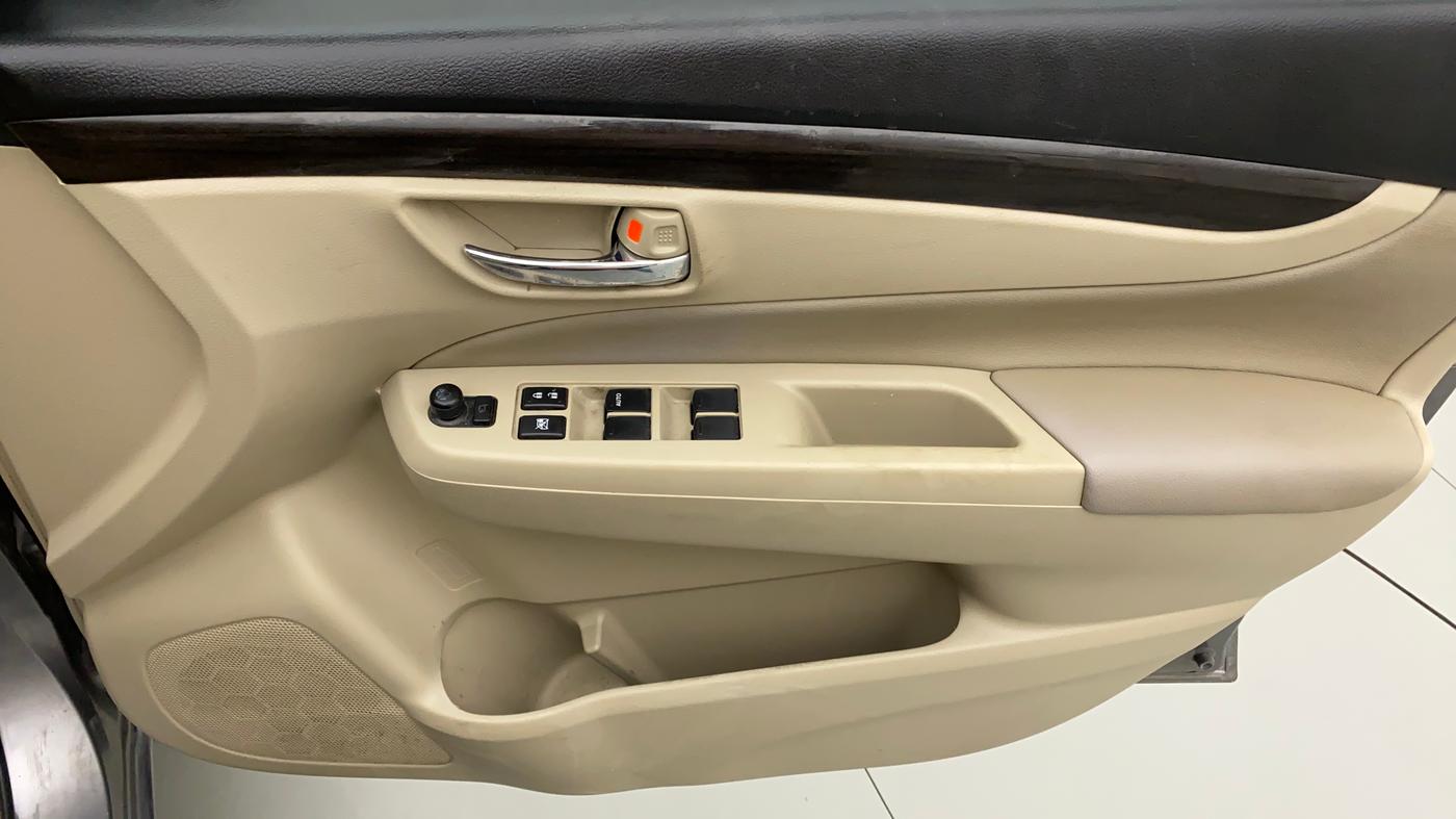 2017 Maruti Ciaz ZETA 1.4  AT PETROL, Petrol, Automatic, 92,127 km, Driver Side Door Panels Control