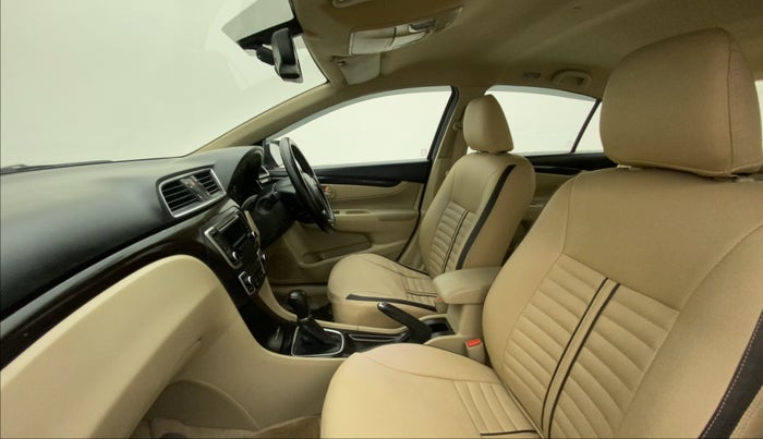 2017 Maruti Ciaz ZETA 1.4  AT PETROL, Petrol, Automatic, 92,127 km, Right Side Front Door Cabin