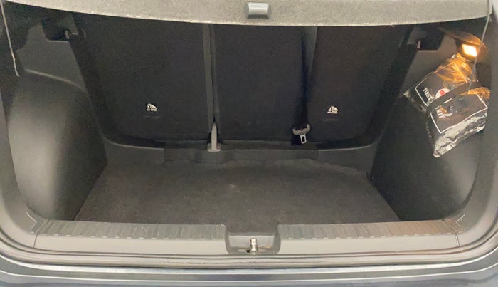 2022 Volkswagen TAIGUN TOPLINE 1.0 TSI MT, Petrol, Manual, 73,571 km, Boot Inside