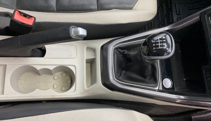 2022 Volkswagen TAIGUN TOPLINE 1.0 TSI MT, Petrol, Manual, 73,571 km, Gear Lever