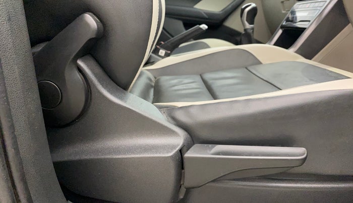 2022 Volkswagen TAIGUN TOPLINE 1.0 TSI MT, Petrol, Manual, 73,571 km, Driver Side Adjustment Panel