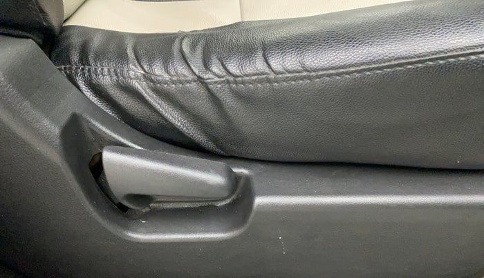 2014 Maruti Wagon R 1.0 VXI, Petrol, Manual, 74,774 km, Driver Side Adjustment Panel