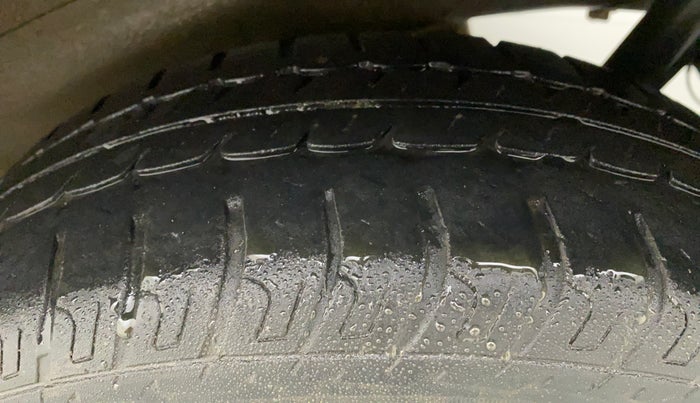 2014 Maruti Wagon R 1.0 VXI, Petrol, Manual, 74,774 km, Left Rear Tyre Tread