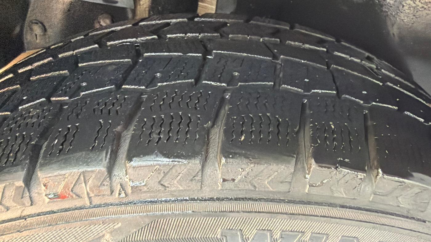 2015 Maruti Ertiga VXI, Petrol, Manual, 70,432 km, Right Rear Tyre Tread