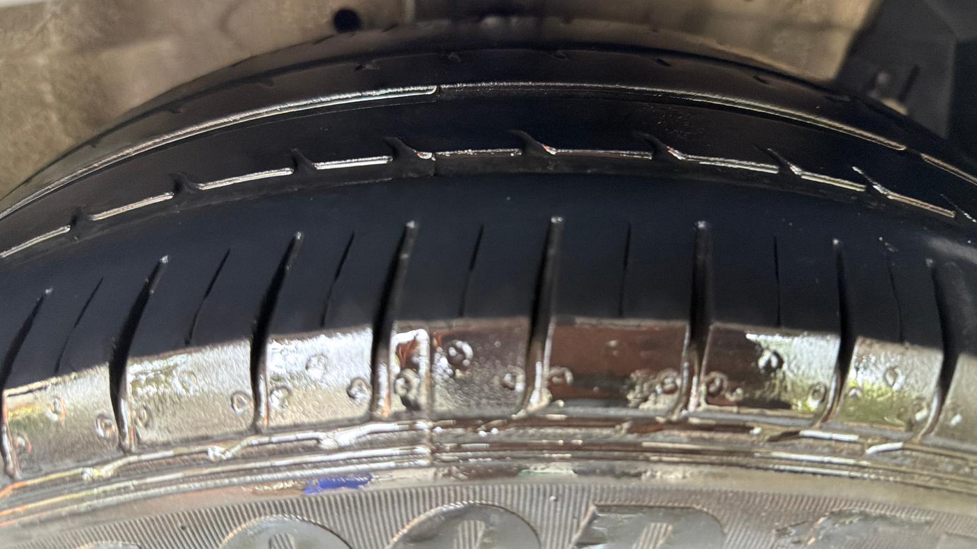 2015 Maruti Ertiga VXI, Petrol, Manual, 70,432 km, Right Front Tyre Tread