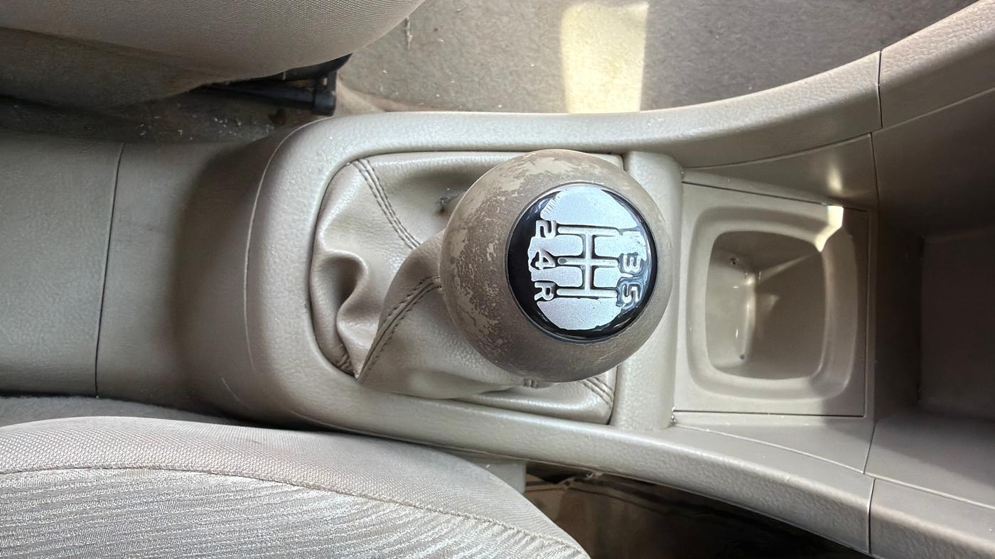 2015 Maruti Ertiga VXI, Petrol, Manual, 70,432 km, Gear Lever