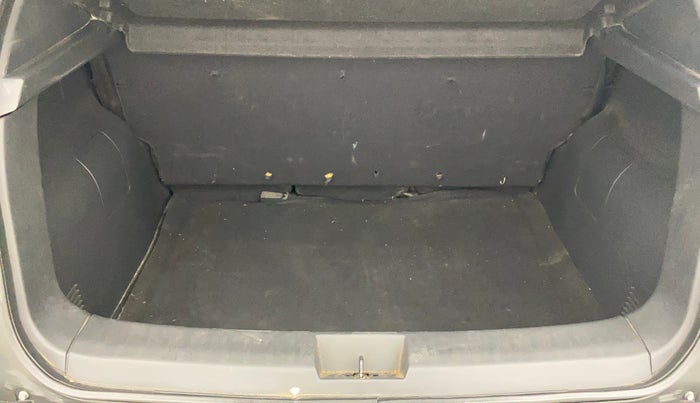 2022 Nissan MAGNITE XL, Petrol, Manual, 27,196 km, Boot Inside